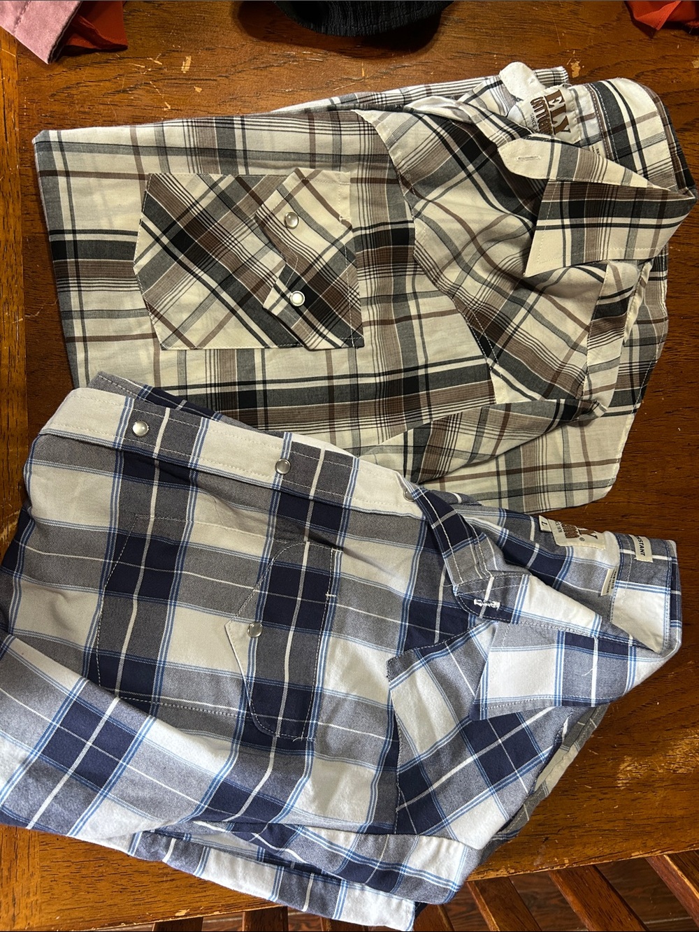 Bundles Ely Cattleman Men's Plaid short sleeve shirts